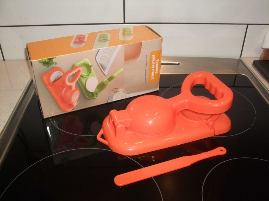 Maszynka Urządzenie Forma do robienia LEPIENIA PIEROGÓW praska ręczna