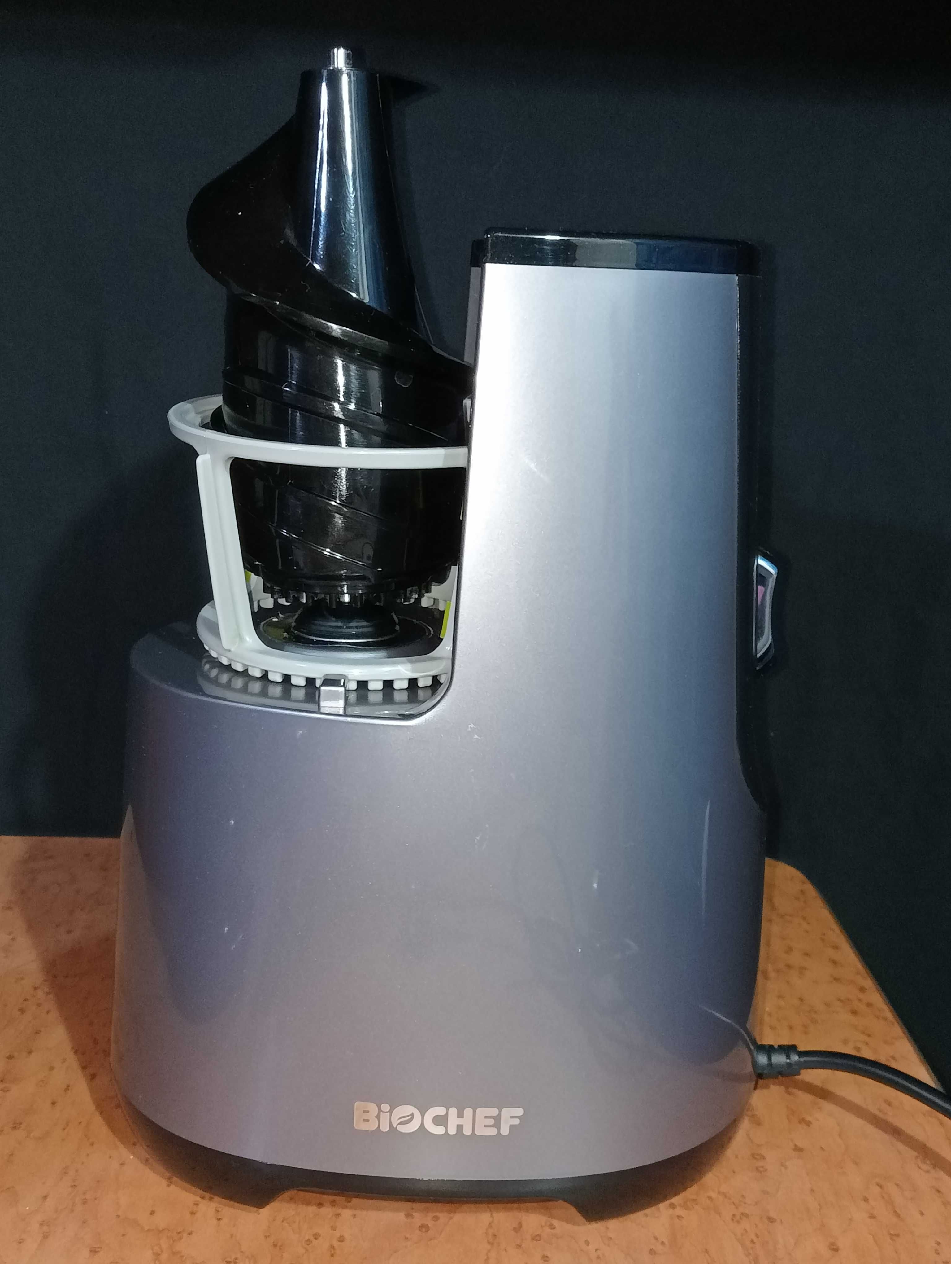 Wyciskarka BIOCHEF Atlas Whole Slow Juicer