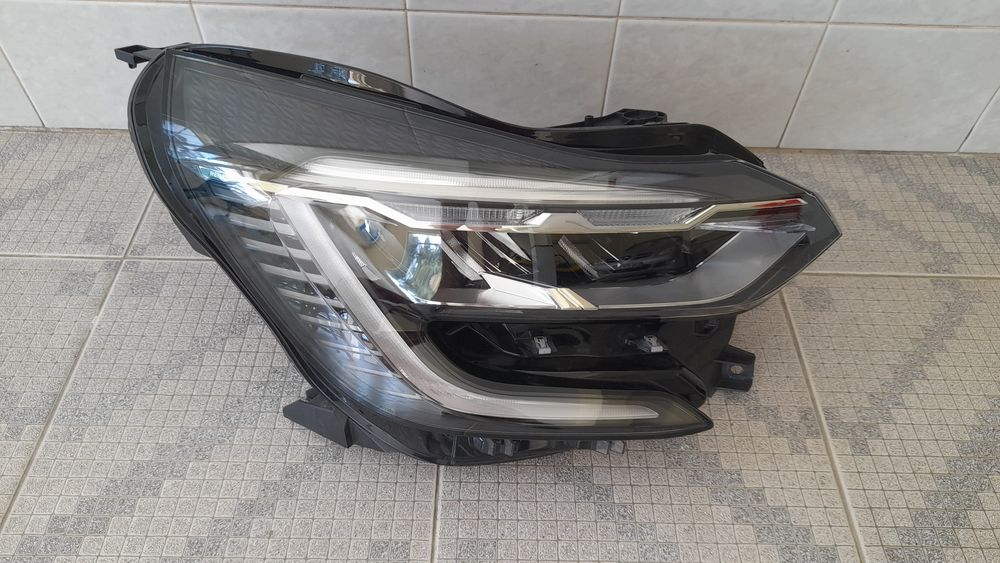 Otica lado direito  RENAULT Captur 5 V