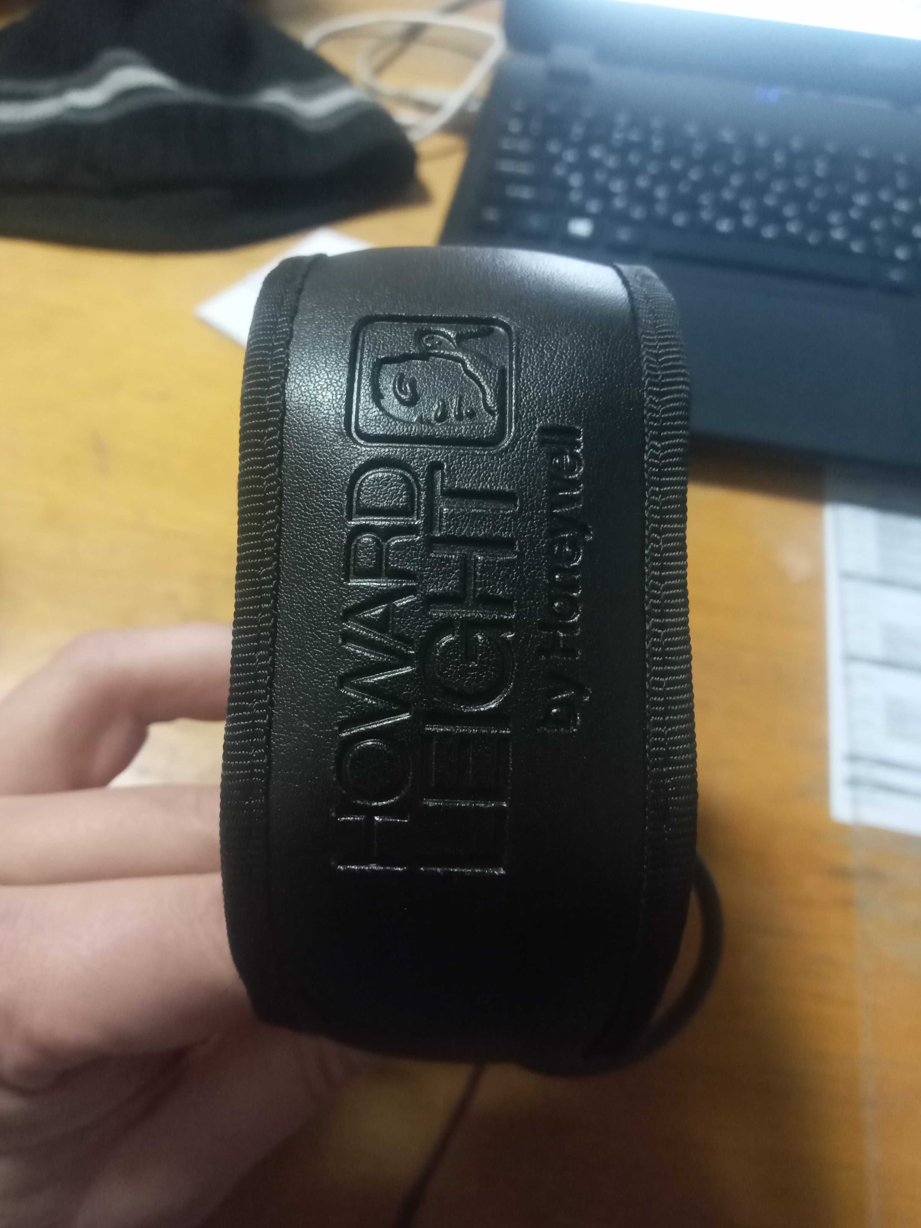 Активниє наушники