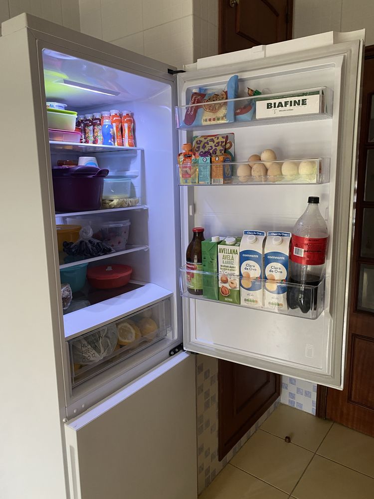 Vendo Frigorífico Combinado Encastre Samsung 344L