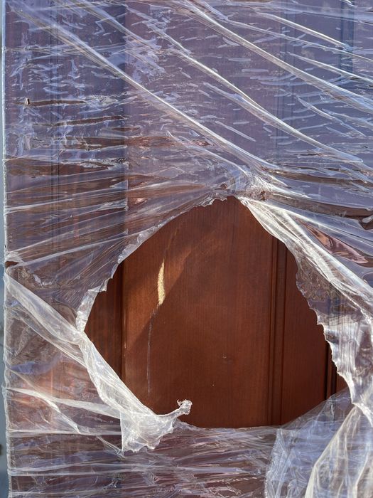 Drzwi zewnetrzne, drewniane.