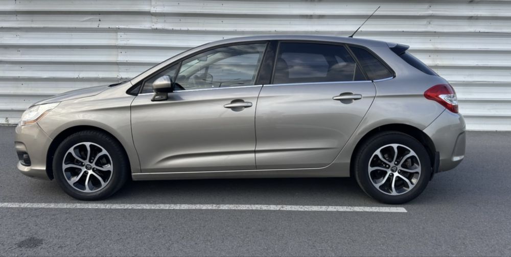 Citroen  c4 2012.