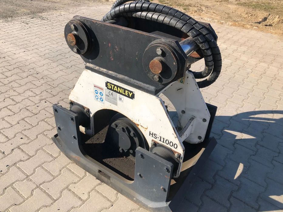 Wacker Neuson zagęszczarka gruntu do koparki 650 kg STANLEY CAT KOMATSU VOLVO  12500 zł zagęszczarka  demo Stanley HS-11000