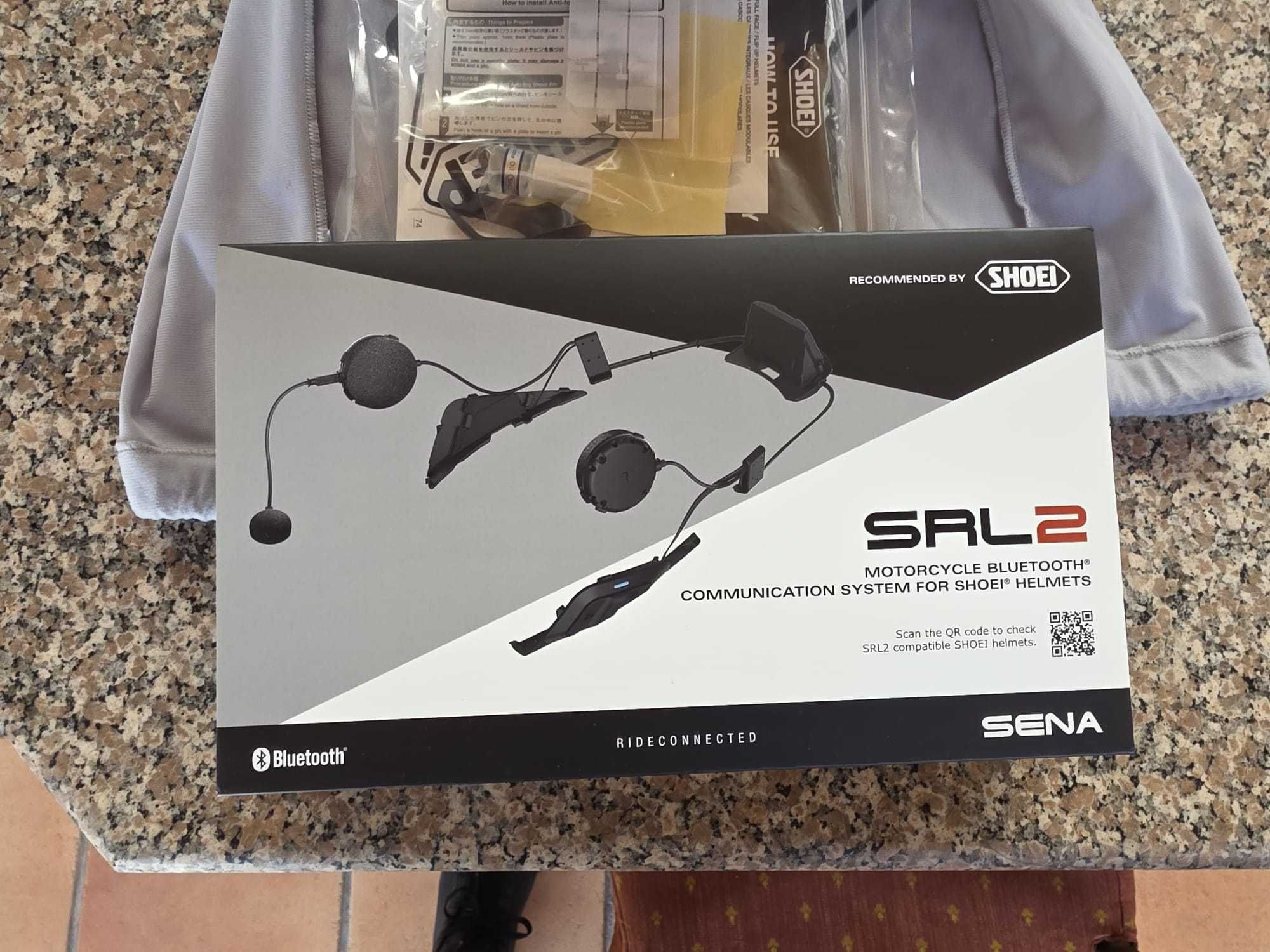 Capacete SHOEI + Intercomunicador SENA SRL2