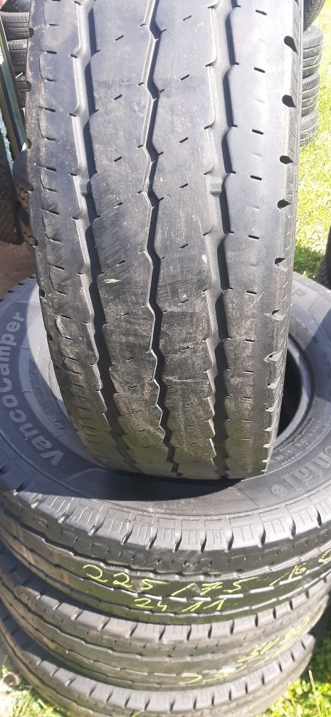 225/75R16C Continental