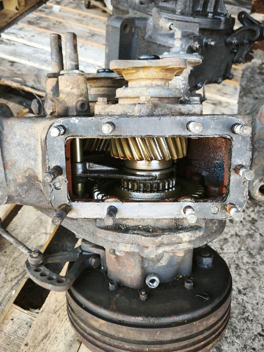 Роздавальна раздаточная коробка роздатка Зіл 131 невеликий пробіг