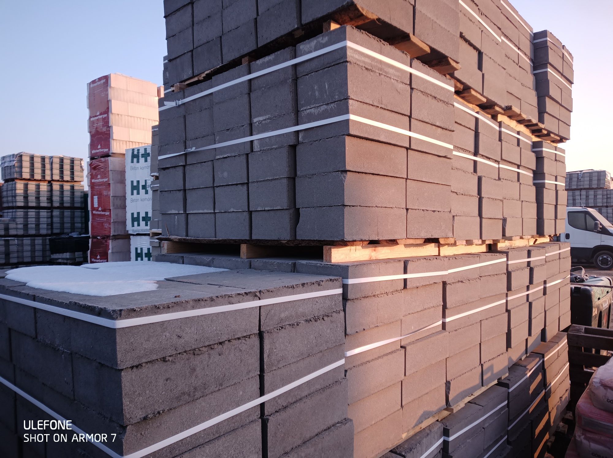 Bloczek betonowy fundamentowy 38cm 24cm 12 cm kanoldy pustak emka !!!