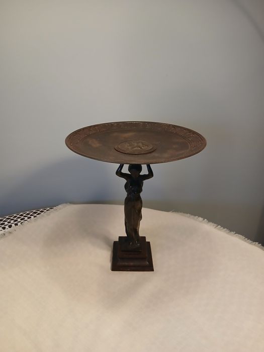 Patera na nodze antyczna