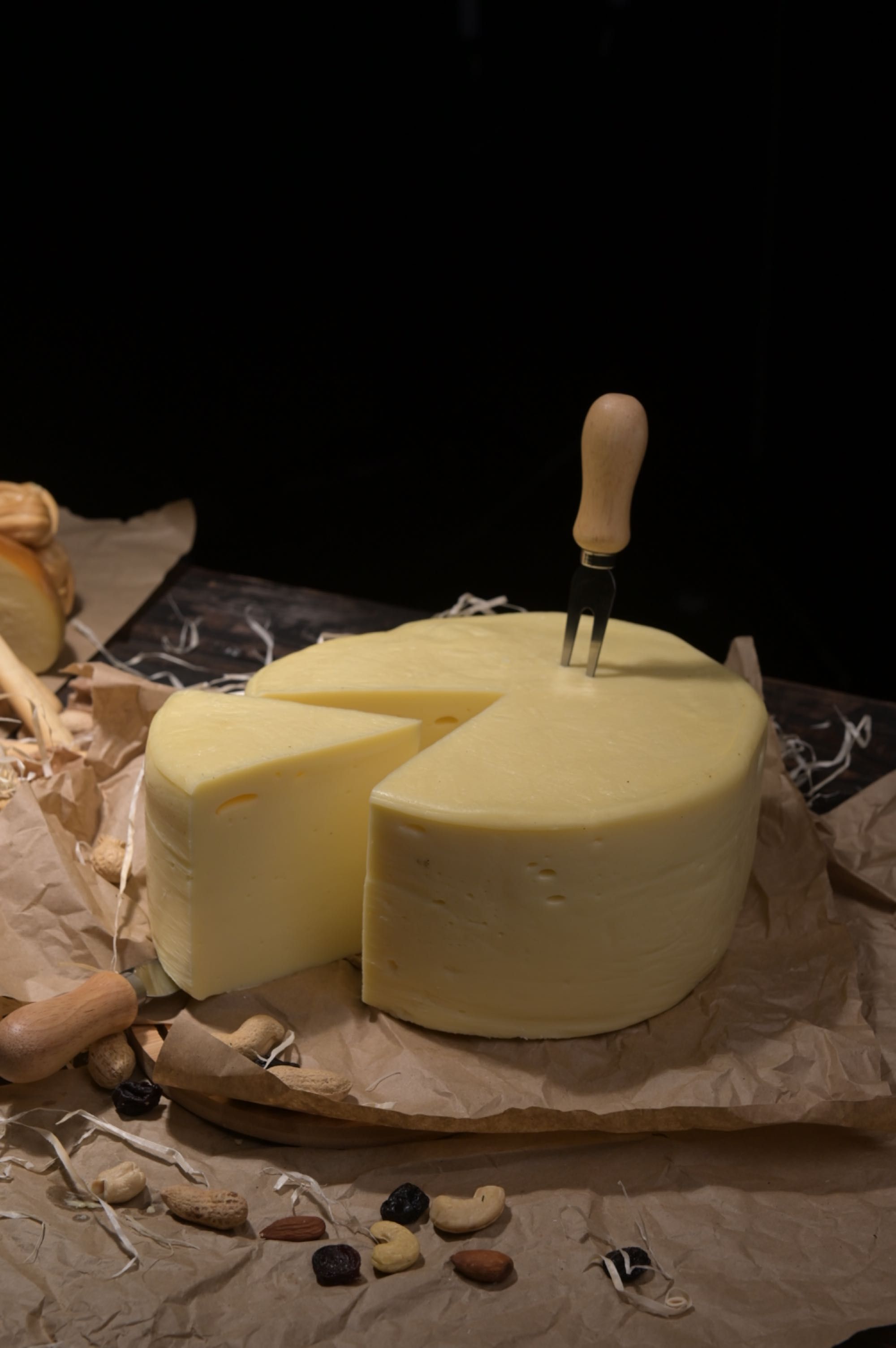Сир моцарелла, сулугуні, бринза, косичка (копчена)