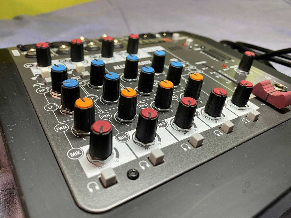 Мікшерний пульт Allen&Heath ZEDi-8