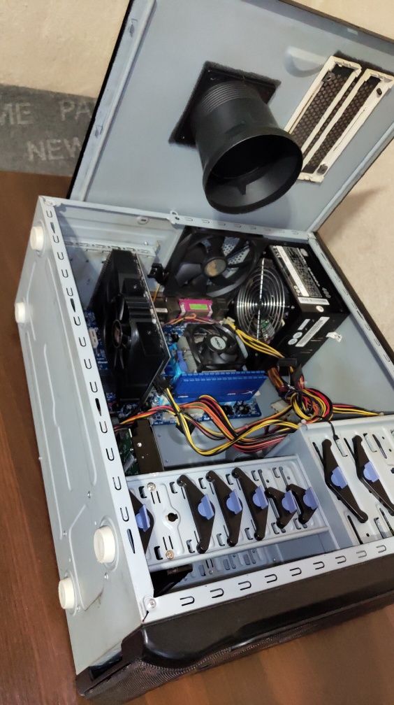 Комп'ютер Phenom II X4 945 & R7 200