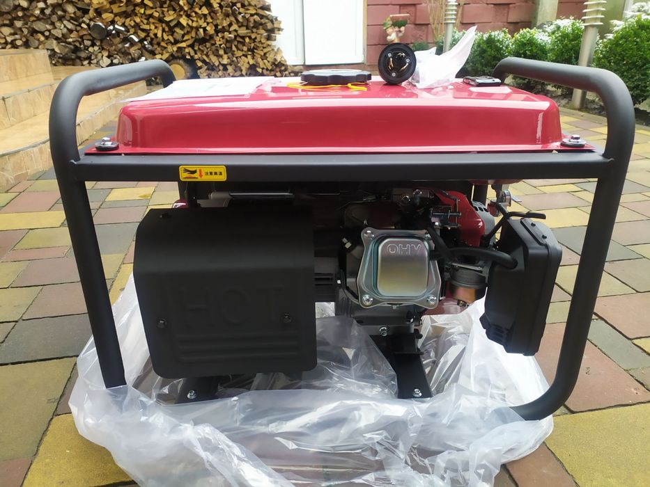 Генератор 2,8-3,0 кВт ,газ-бензин