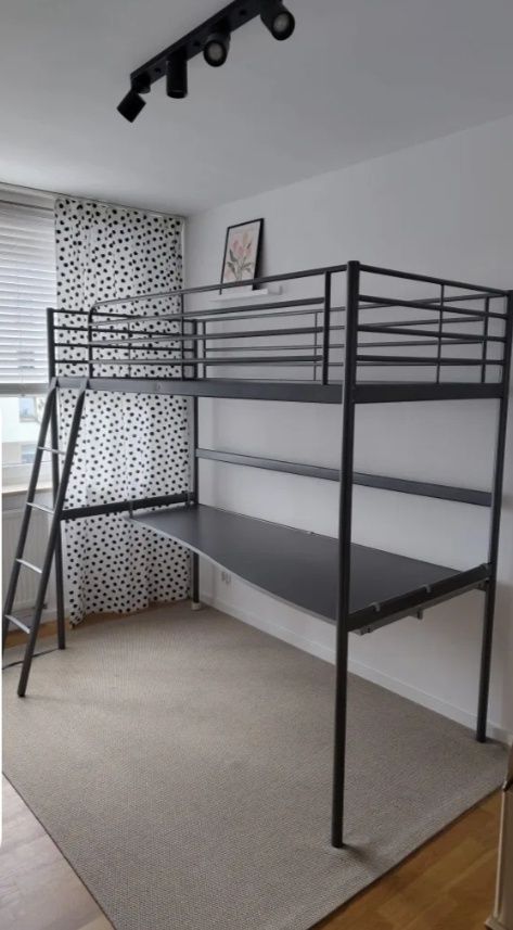 Łózko piętrowe z biurkiem svarta ikea