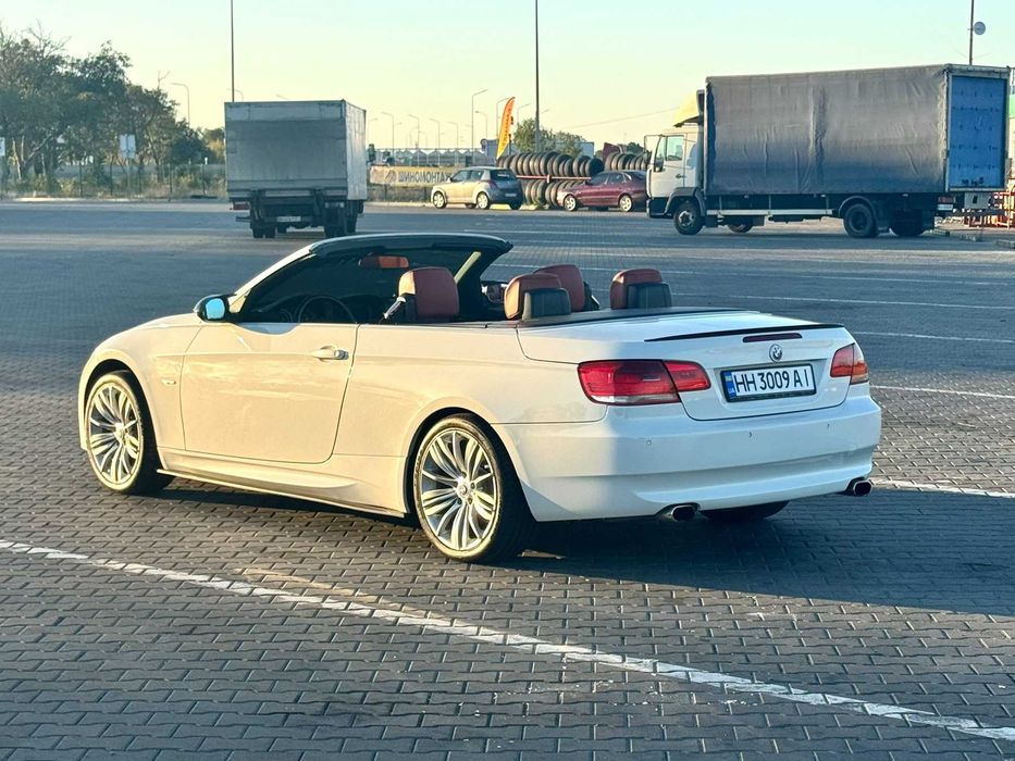 BMW 320i Cabrio E93