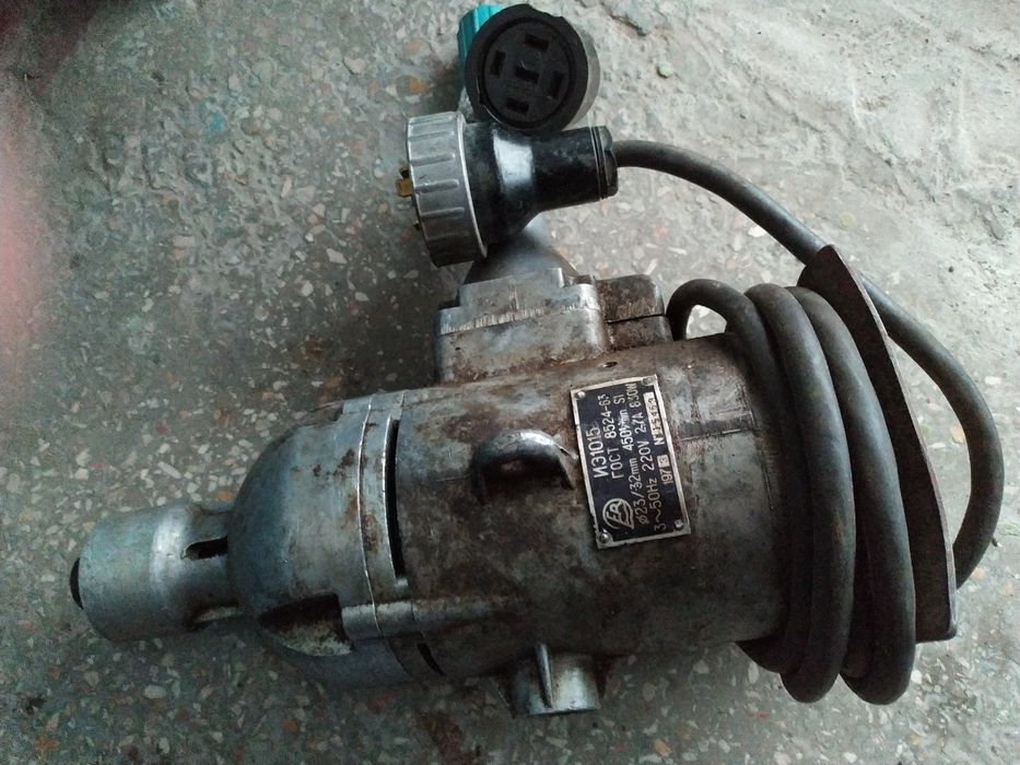 Мощная низкооборотистая дрель ИЭ-1015а СССР. Все родное. Как новая