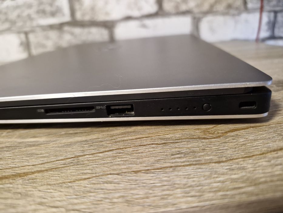 Dell XPS 15.6 4K i5-7300HQ  20 RAM 256 SSD GTX 1050. Сенсорний екран!