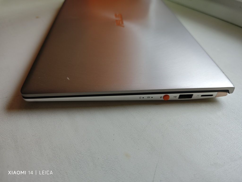 Продам ноутбук Asus Zenbook UX333F 13" б.у I5 8gen ssd 512GB