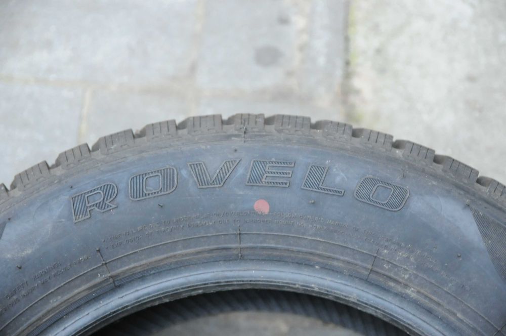Opony zimowe 215/60R16