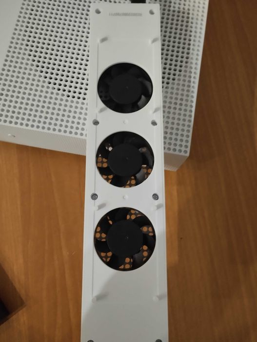 Sprzedam konsole Xbox one s