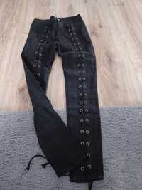 Spodnie czarne ze sznurowanjem