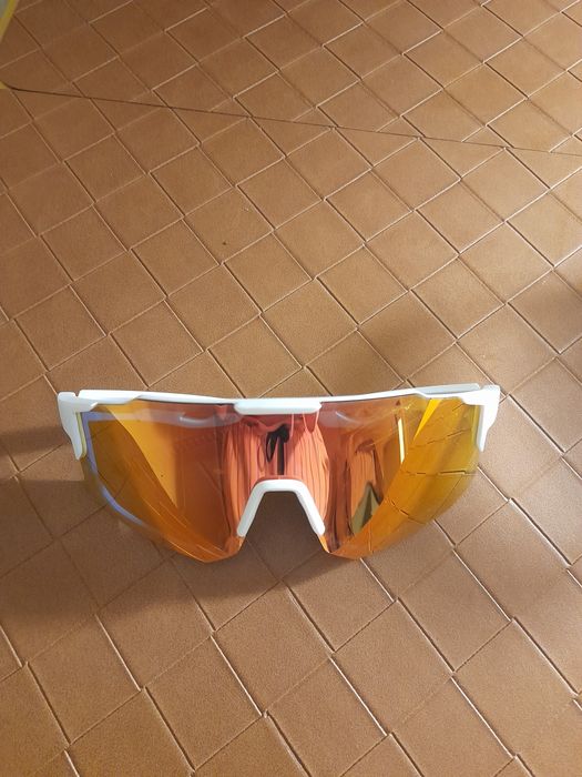 Óculos de sol desportivos