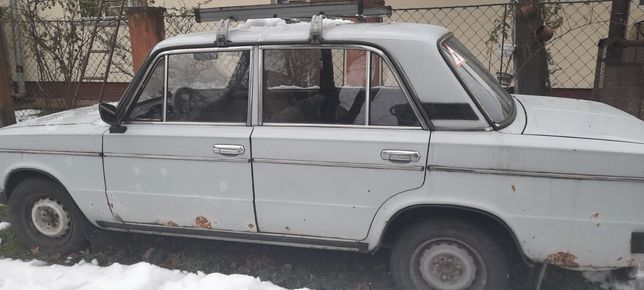 Автомобіль ВАЗ - 21063