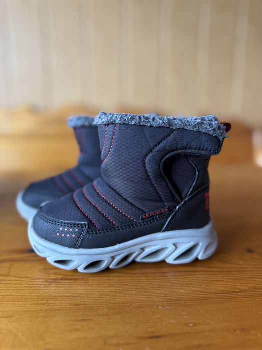 Дутики  сапоги skechers 23