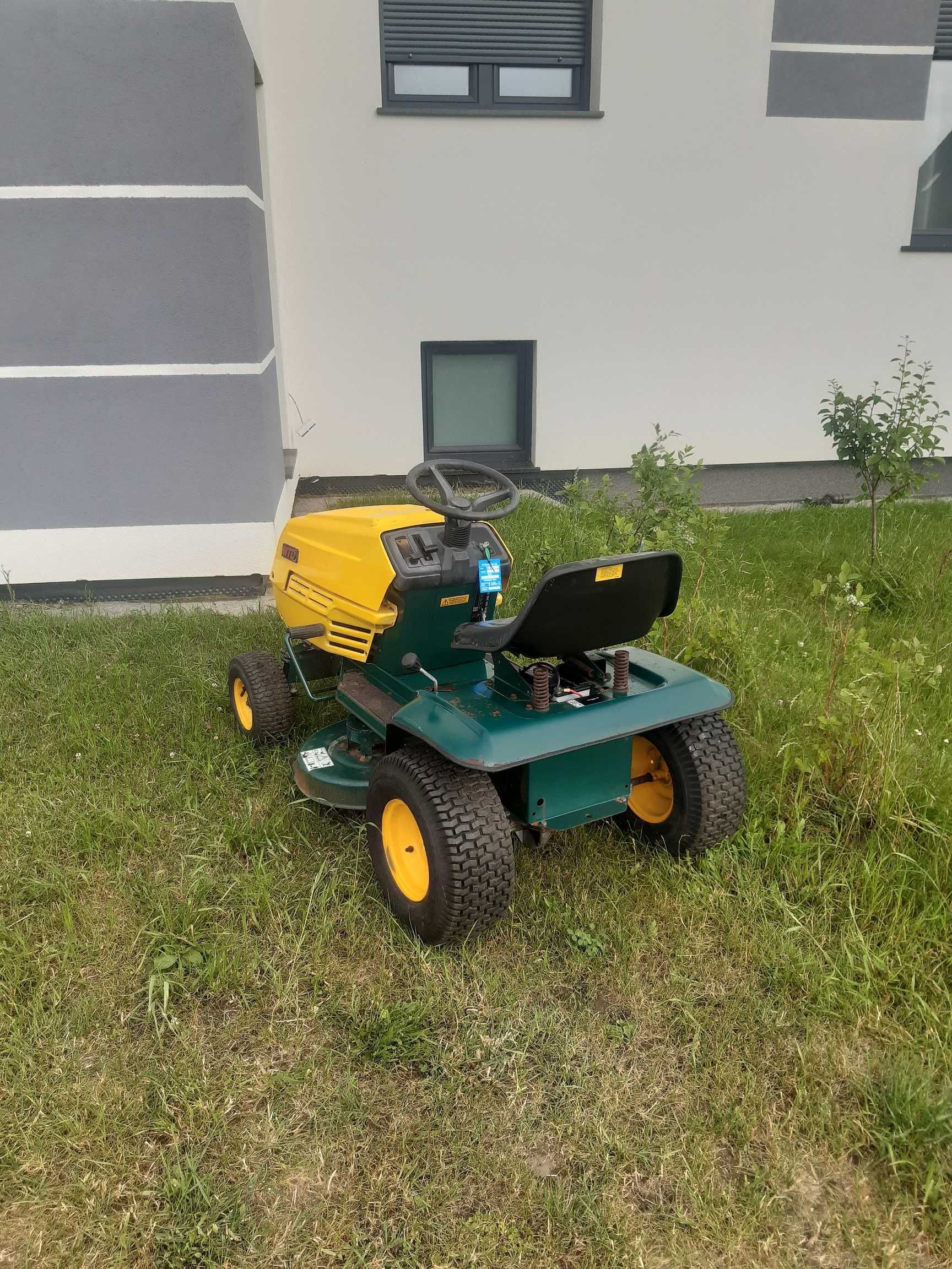 Traktorek MTD YardMan Briggs 11hp 2 noże wyrzut  ZADBANY