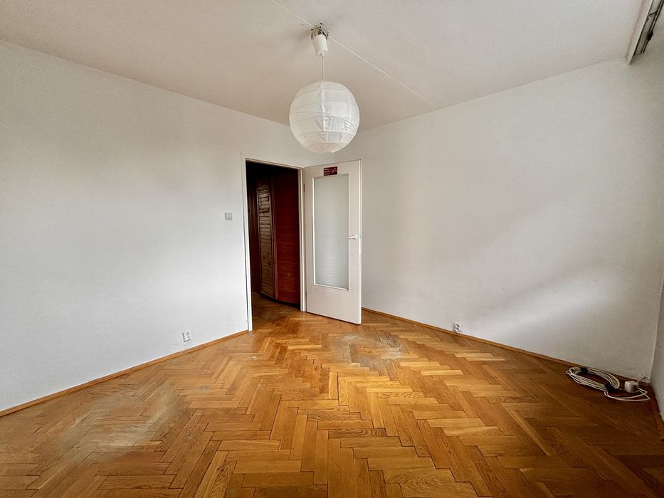 3 pokoje na zielonej Chomiczówce do remontu