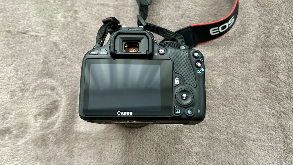 Фотоапарат Canon 100D EF-S 18-55mm STM kit.