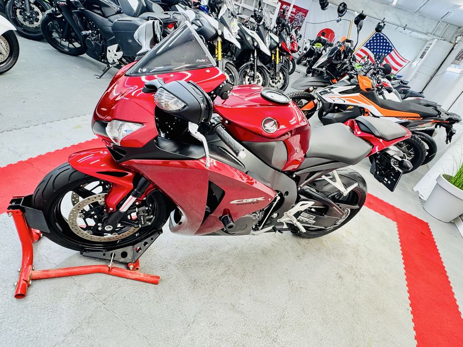 мотоцикл Honda CBR1000RR в оригіналі тільки з Японії
