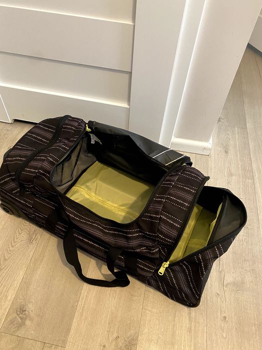 Prawie nowa walizka Dakine 58 L