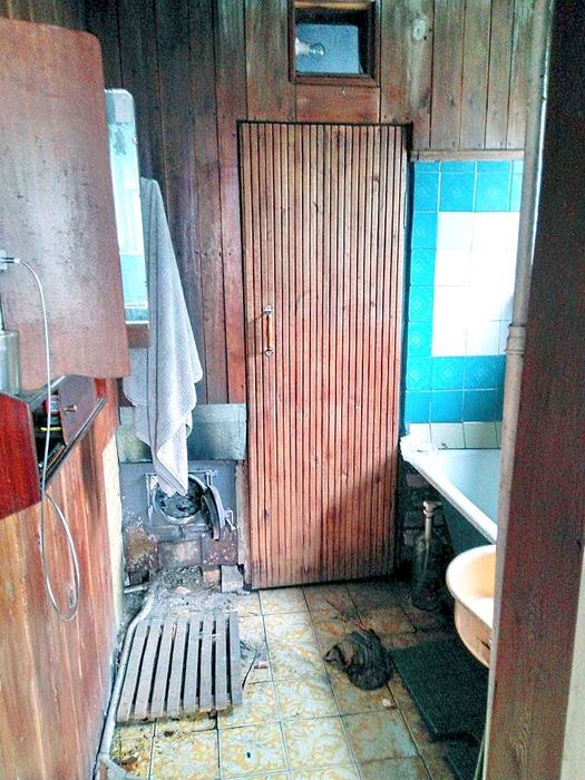 Продам жилий будинок з хозпобудовами та окремою банею в с.Ніжиловичі