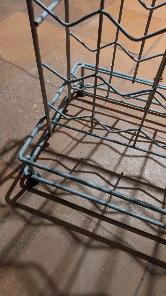 Garrafeira metalica