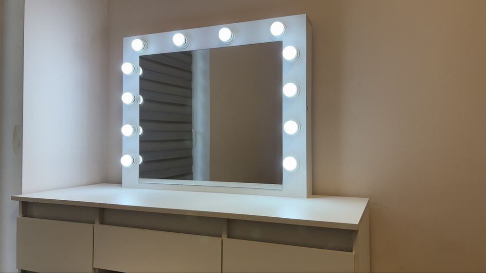 Toaletka z oswietleniem LED