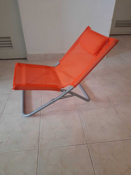 Cadeira  de praia dobrável, impecável nova.