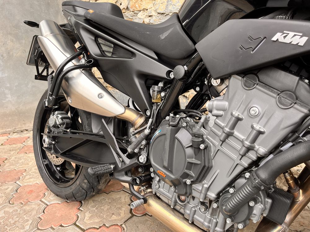 KTM Duke 890 Black Mamba