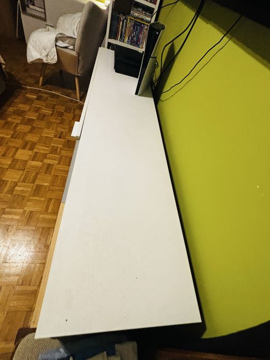 Dluga komoda firny Vox