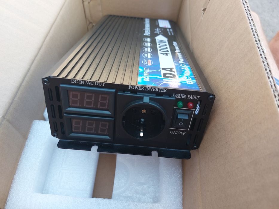 Інвектор Volttronik з чистим сінусом 12/220 вольт 4квт.