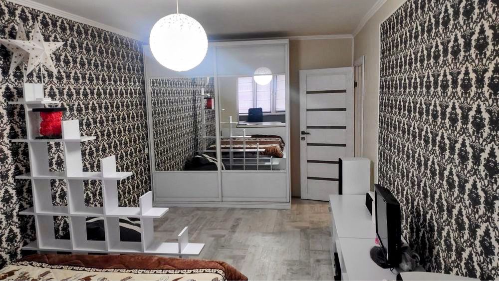 Сдам 2х комн. на пр. ПОЛЯ   с ремонтом