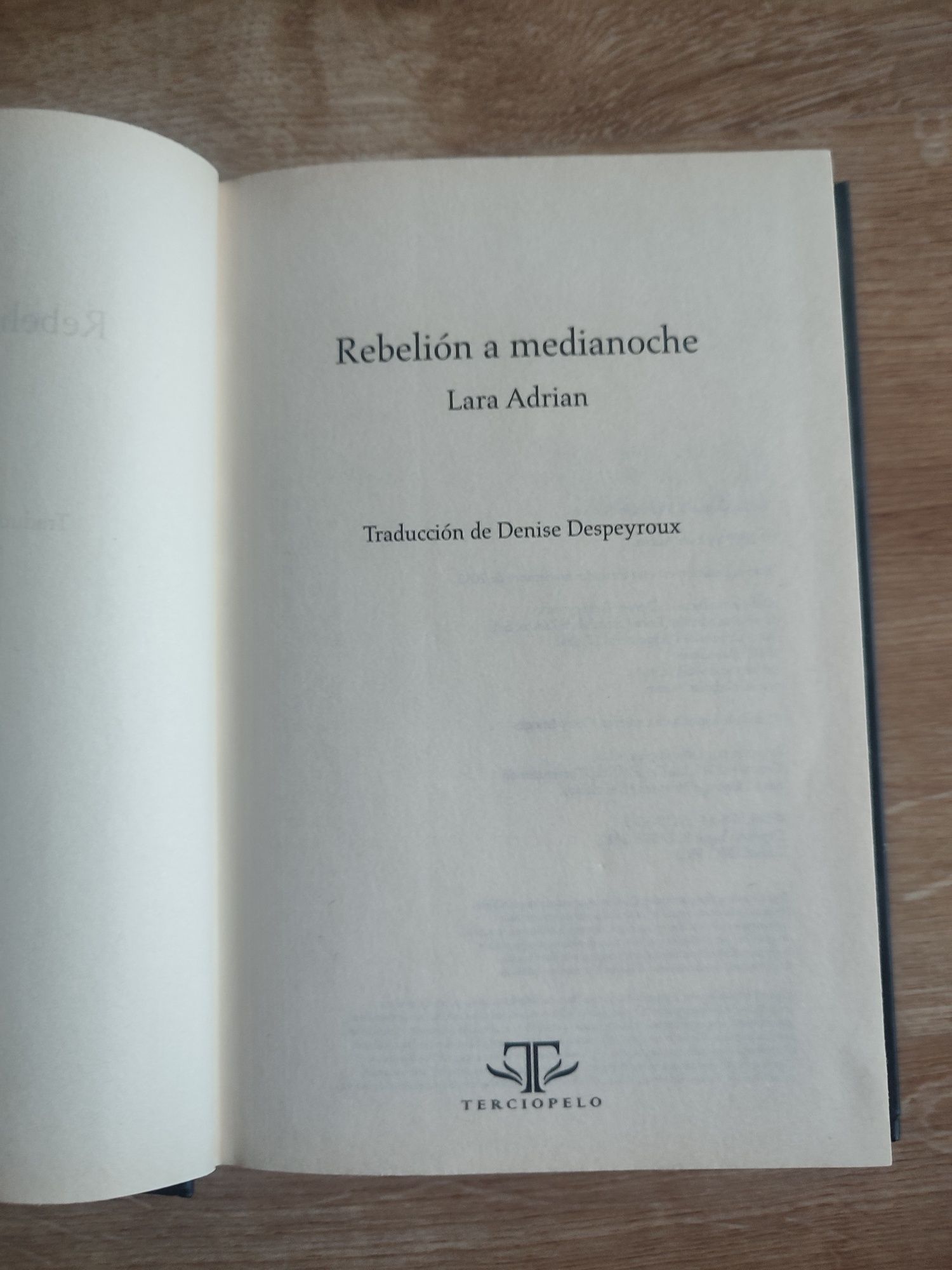 Lara Adrian - Rebelion a medianoche - język hiszpański