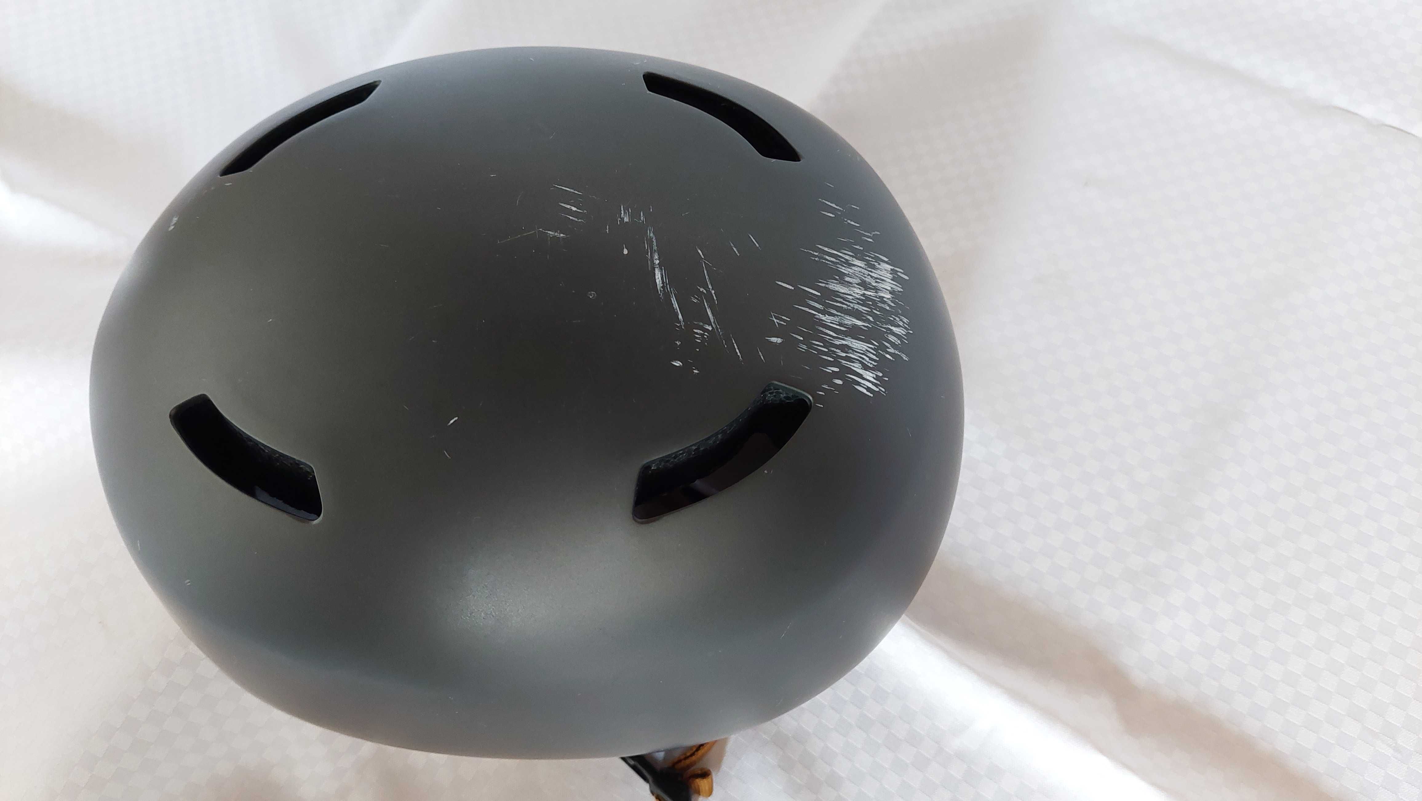 Kask "GIRO"  deskorolka , hulajnoga, dirth