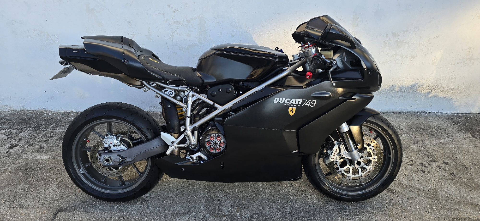 Ducati 749s dark edition
