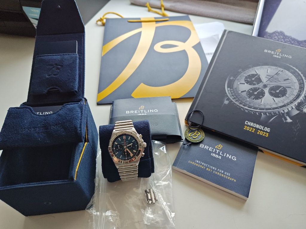 Zegarek męski Swiss Made Breitling Chronomat 42 B01 Komplet automat