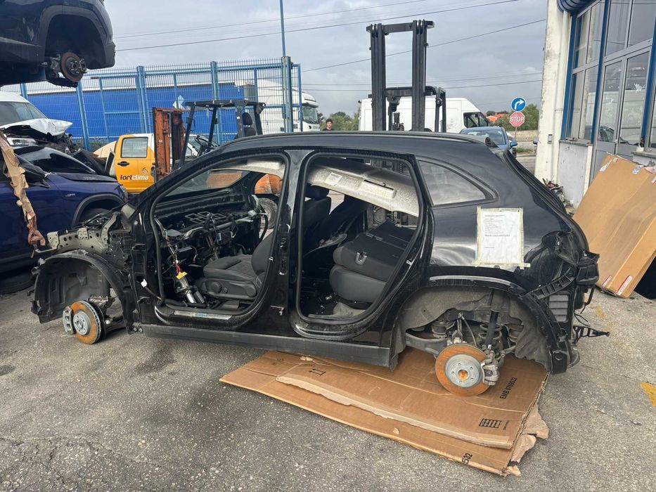 Carroçaria para peças Mercedes EQA do ano 2022