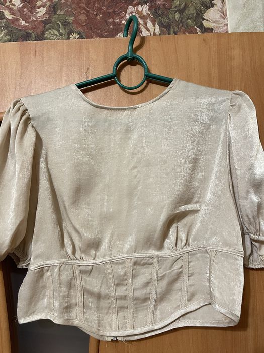 Топ повністю новий