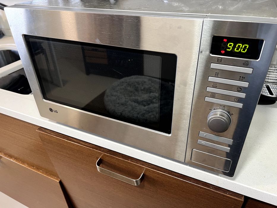 Microondas LG cromado 1300w