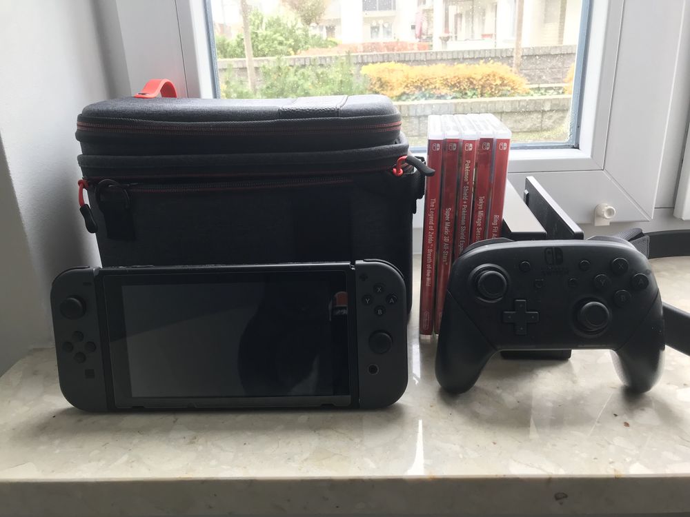 Nintendo Switch v2 + karta + gry + akcesoria