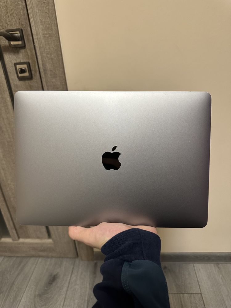 Macbook pro 13 2016 core i5 2.0ghz 16/256gb